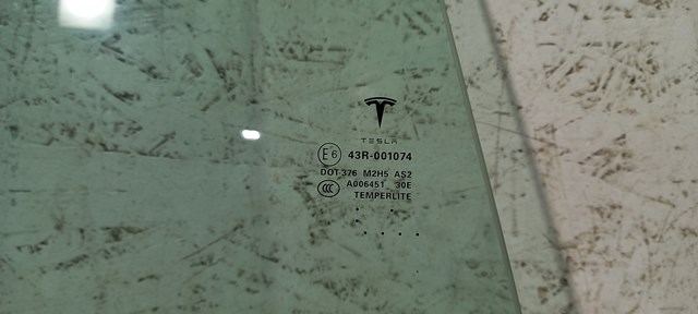 600657100D Стекло двери задней правой купить Запорожье