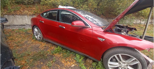 Пассажирская передняя дверь 6006622E0H TESLA