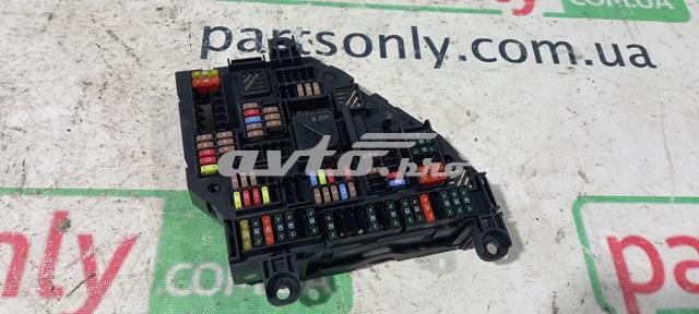 Блок предохранителей задний, салонный 61149234423 BMW