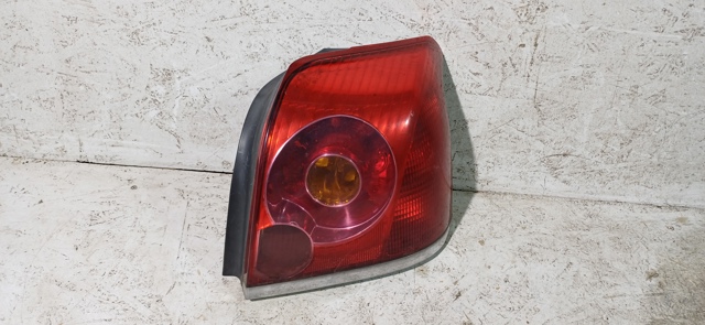 Фонари задние 8155105140 TOYOTA