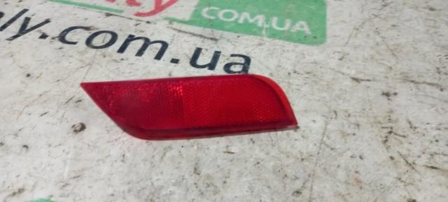 Правый отражатель бампера 84281FG000 SUBARU