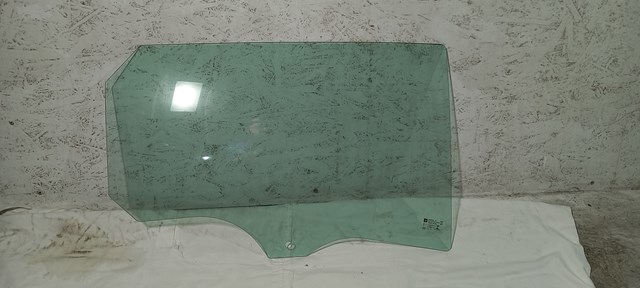 Стекло задней двери, правой 95429589 GM
