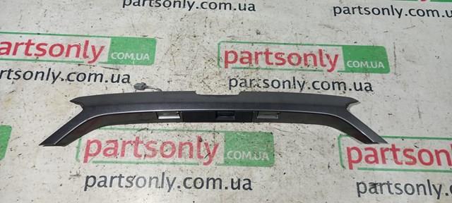 Накладка на багажник DS7Z5443400BA FORD