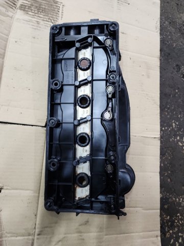 03L103469A VAG Крышка клапанная купить в Украина