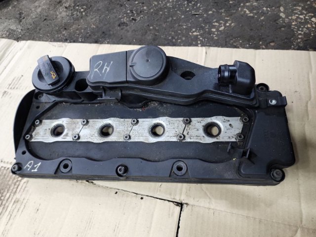 VAG 03L103469A Крышка клапанная в наличии Каменское