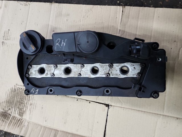 VAG 03L103469A Крышка клапанная в наличии Полтава