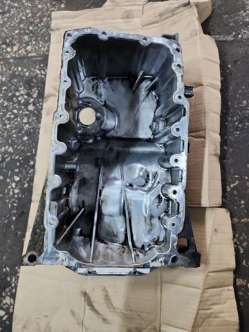 Масляный поддон двигателя 03L103603D VAG