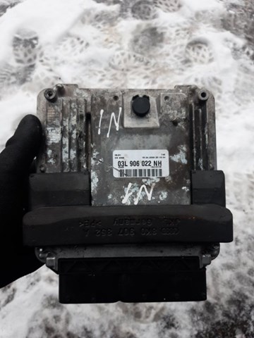 Компьютер двигателя 03L906022NH VAG