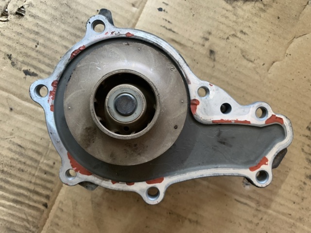 FORD 1364681 Помпа водяная (насос) охлаждения в наличии Полтава