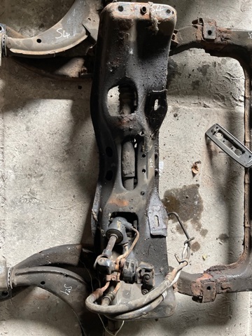 Крабобалка передней подвески 20101SA010 SUBARU