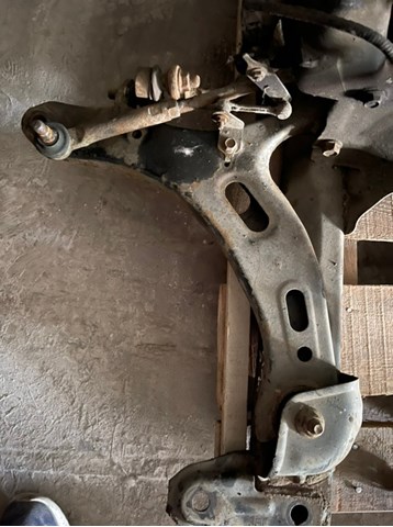 Рычаг передней подвески нижний левый 20202AJ010 SUBARU