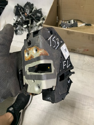 Замок передней левой двери 2070982 FORD
