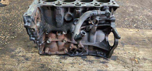 HYUNDAI 211002F000 Блок цилиндров двигателя в наличии Киев