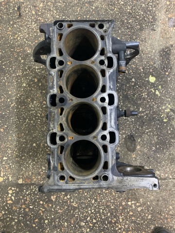 Пенек 211002F100 HYUNDAI