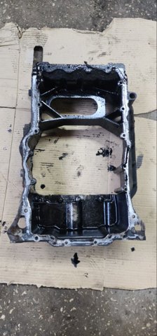 HYUNDAI 215102F004 Поддон масляный картера двигателя, верхняя часть в наличии Ирпень