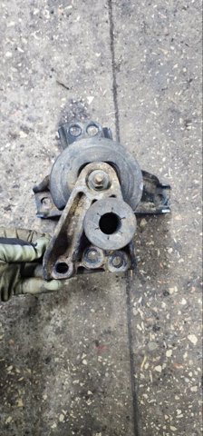 218102W200 HYUNDAI Подушка (опора) двигателя правая купить в Полтава
