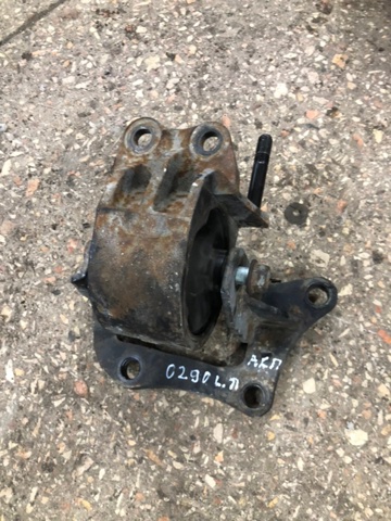 Левая подушка двигателя 218302B900 HYUNDAI