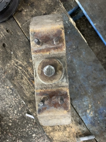 HYUNDAI 218323E354 Передняя опора двигателя в наличии Винница