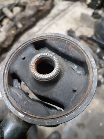 219702S000 HYUNDAI Задняя опора двигателя купить в Черкассы