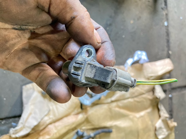 22056AA101 SUBARU Датчик распредвала купить в Львов