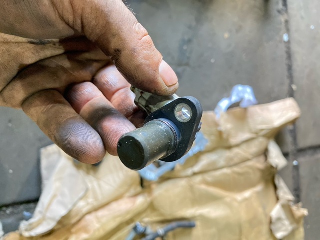 22056AA101 SUBARU Датчик распредвала купить в Хмельницкий