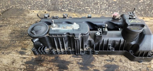 HYUNDAI 224102F300 Крышка клапанная в наличии Полтава