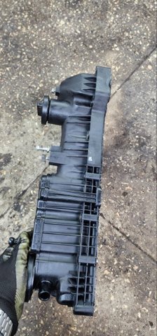 HYUNDAI 224102F701 Крышка клапанная в наличии Киев