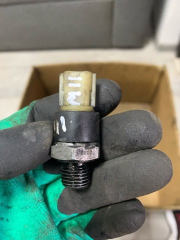 Датчик указателя давления масла 2524000Q0A NISSAN