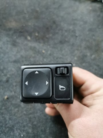 Блок управления зеркалами заднего вида, на торпедо 25570CT01B NISSAN