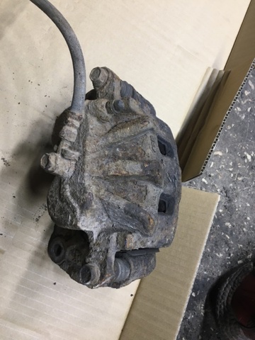 Тормозной суппорт 26292AG041 SUBARU