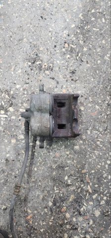 Суппорт тормозной передний правый 26292SC000 SUBARU