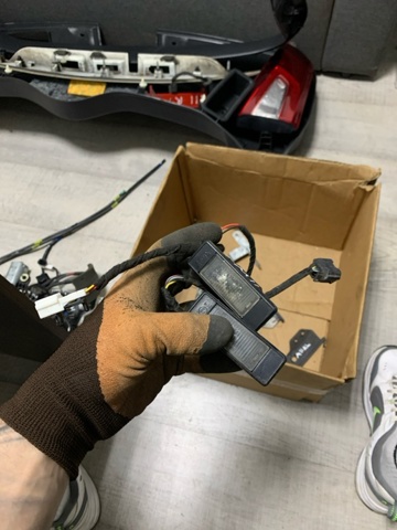 Фонарь освещения номерного знака 26510BJ00A NISSAN