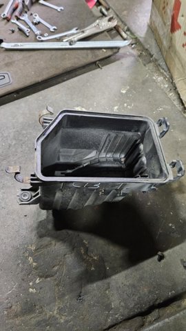 Корпус воздушного фильтра, нижняя часть 281122S000 HYUNDAI