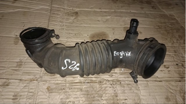 Патрубок воздушный выход воздушного фильтра 281303E710 HYUNDAI