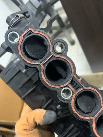 Впускной коллектор 283102A690 HYUNDAI
