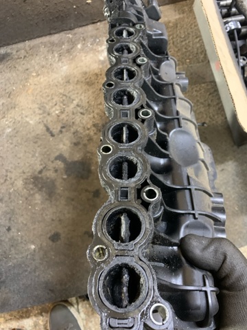 HYUNDAI 283102F010 Коллектор впускной в наличии Винница