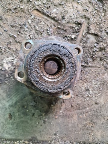 SUBARU 28373AG001 Ступица передняя в наличии Одесса