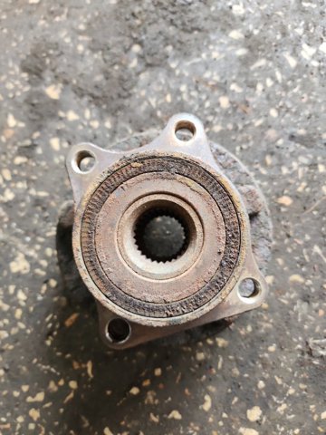 SUBARU 28373XA00A Передняя ступица в наличии Житомир