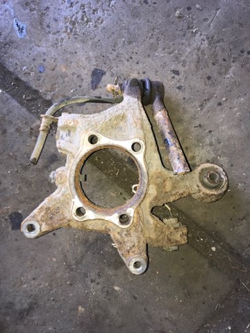 SUBARU 28411SC000 Цапфа (поворотный кулак) задний правый в наличии Кривой Рог