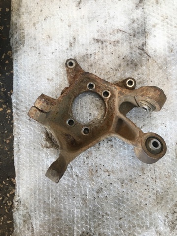 28411SG001 SUBARU Цапфа (поворотный кулак) задний правый купить в Николаев