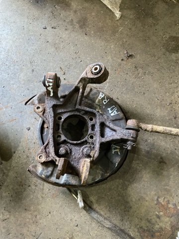 Цапфа поворотного кулака 28411XA00A SUBARU
