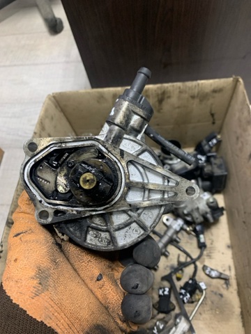 HYUNDAI 288102A650 Вакуумный насос в наличии Запорожье