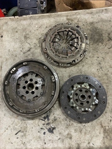 Комплект сцепления 302184471R RENAULT