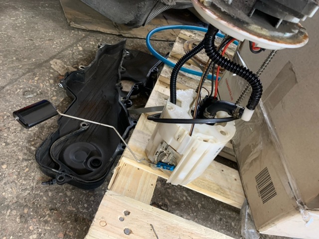 Насос погружной в баке 31110D7900 HYUNDAI