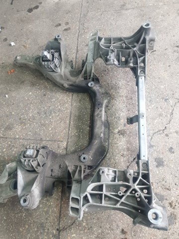 Подрамник передней подвески 31116799321 BMW