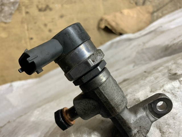 Регулятор давления в топливной рейке 314022F000 HYUNDAI