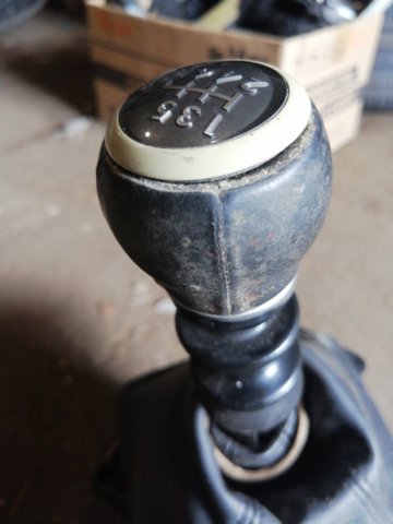 Рукоятка рычага КПП 35022AG042 SUBARU