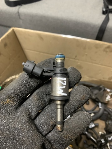 Топливные форсунки 353102B130 HYUNDAI