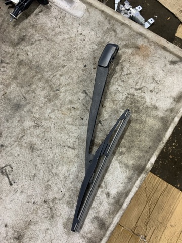 3882154G10 SUZUKI Рычаг-поводок стеклоочистителя заднего стекла купить в Винница