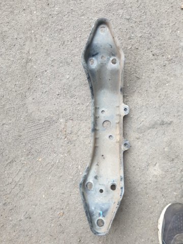 Кронштейн КПП 41011AG020 SUBARU